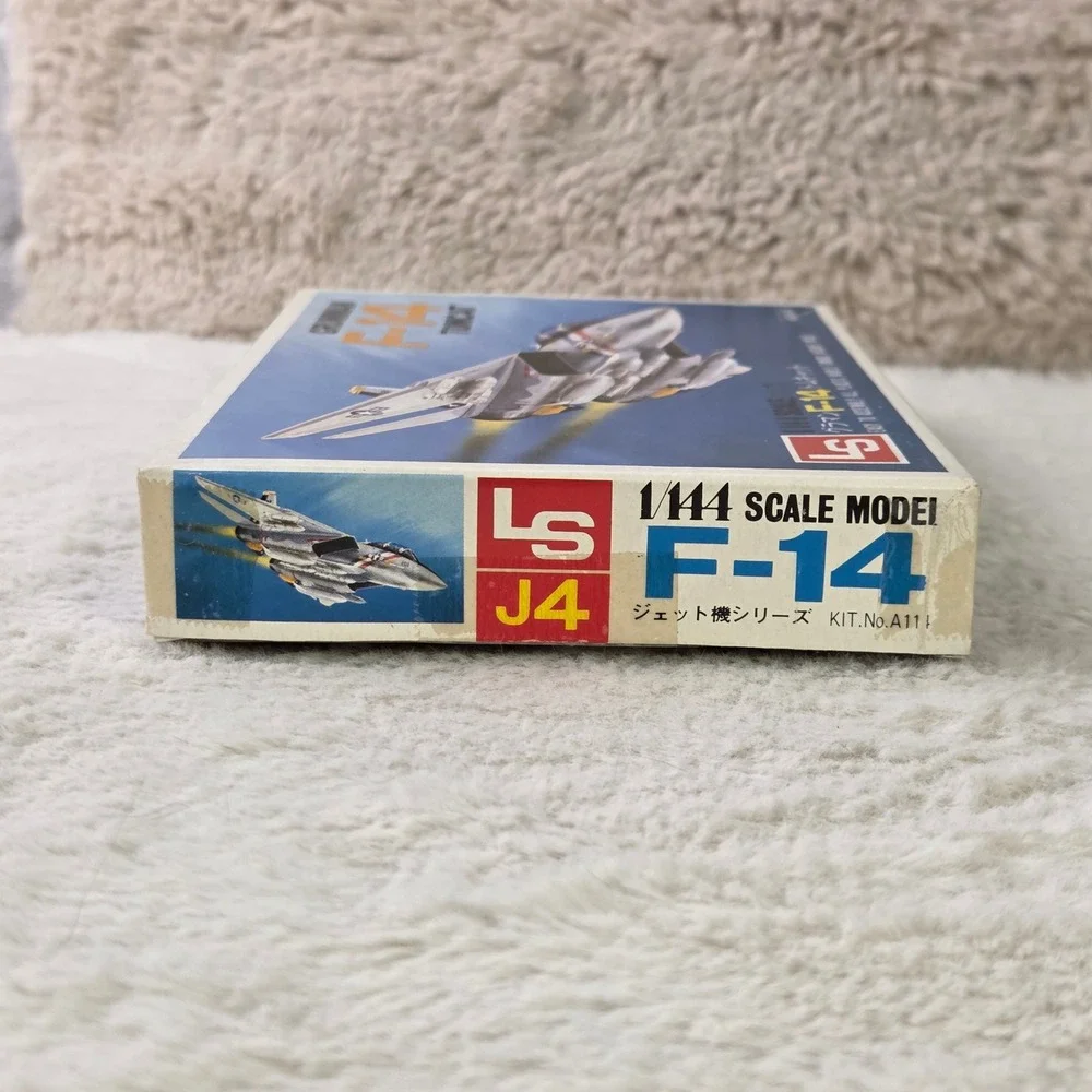 LS 1:144 Scale Grumman F14 Tomcat Plastic Model Kit Jet Series Made in‎ Japan